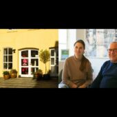 Header med facade af City Horsens og Lea Toft og Claus Johansen