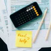 Post it med Need Help? tekst